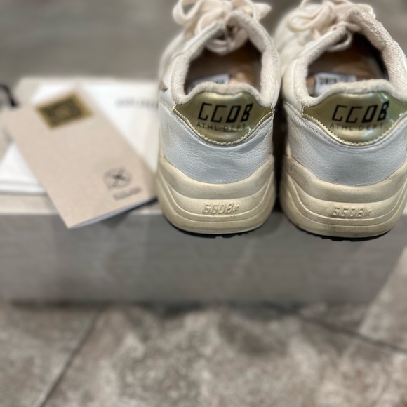 Golden Goose Running Sole- white with gold - Picture 3 of 9
